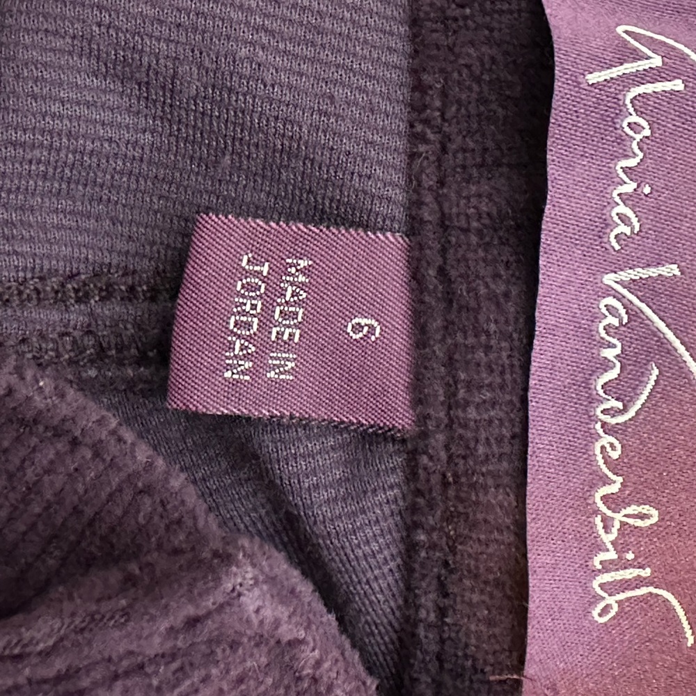 Gloria Vanderbilt size 6 made in Jordan
